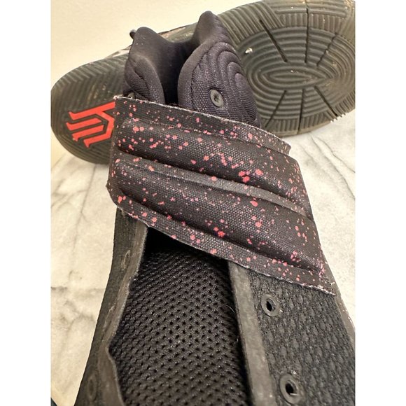 Nike Kyrie Basketball 🏀 Black Speckle Sneakers size 5.5Y (laces not included) - Picture 13 of 14